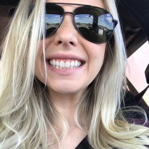 Meet your Posher, Madison - Picture 1 of 1